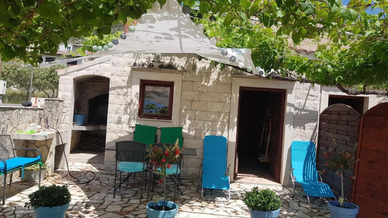 Apartments Popaj Komiža Kültér fotó