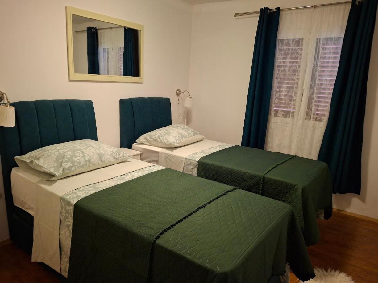 Apartments Popaj Komiža Kültér fotó
