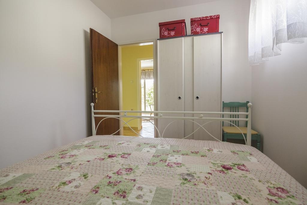 Apartments Popaj Komiža Kültér fotó