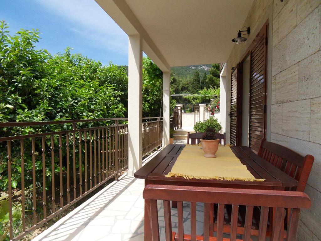 Apartments Popaj Komiža Szoba fotó