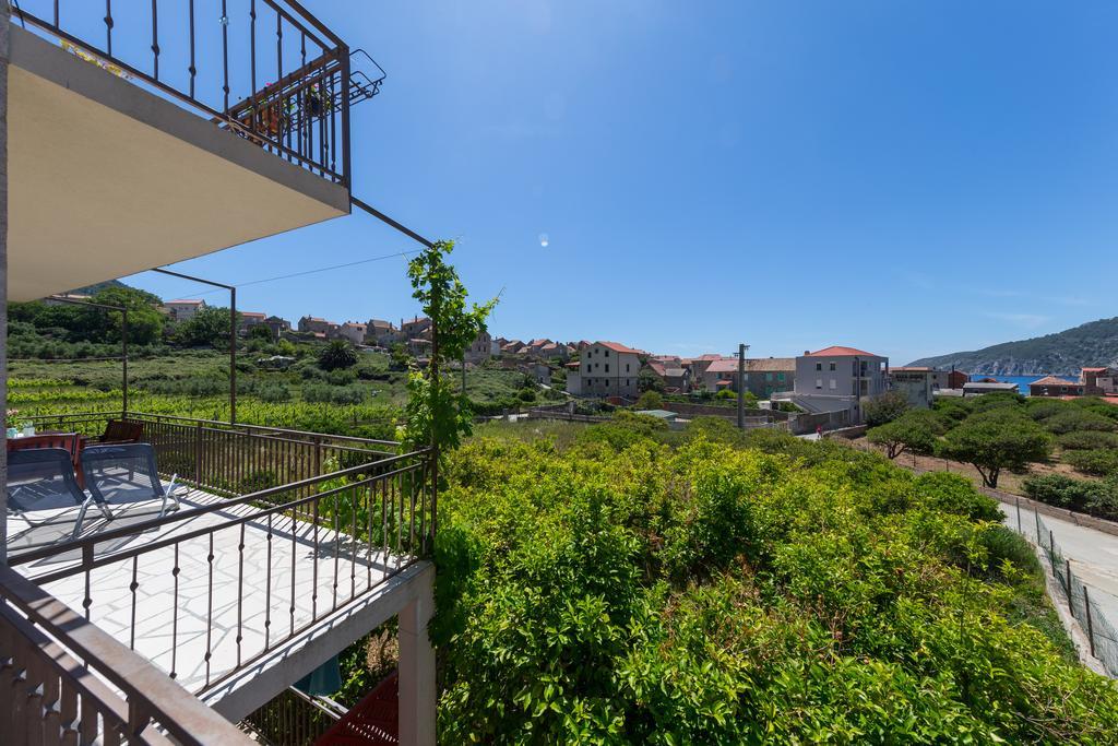 Apartments Popaj Komiža Kültér fotó