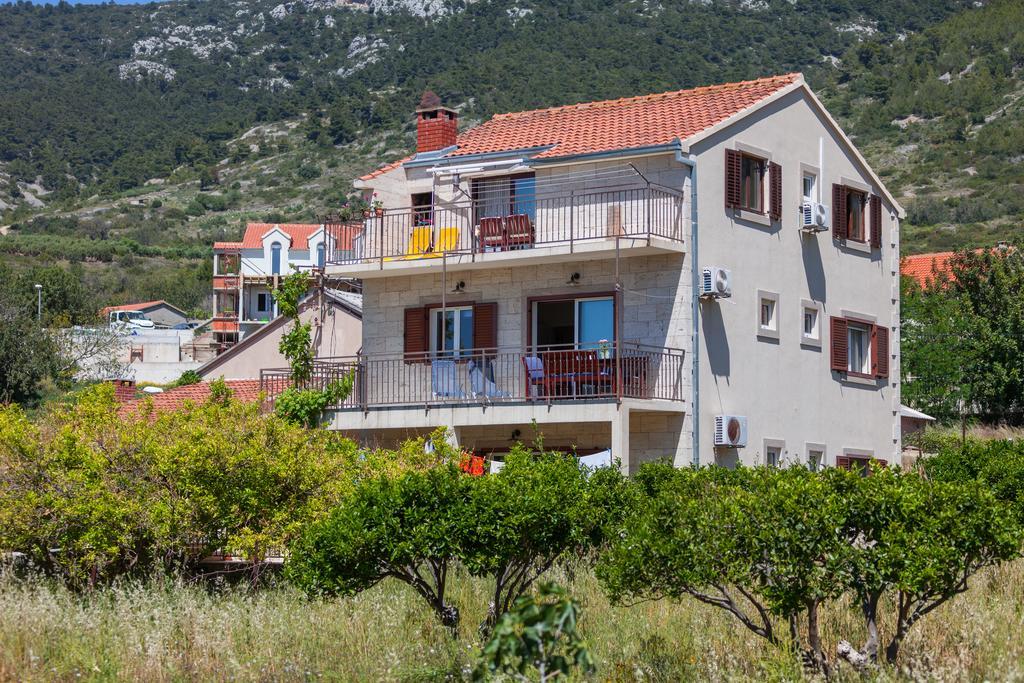 Apartments Popaj Komiža Kültér fotó