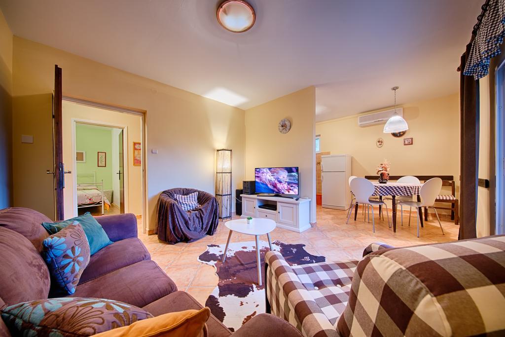 Apartments Popaj Komiža Kültér fotó
