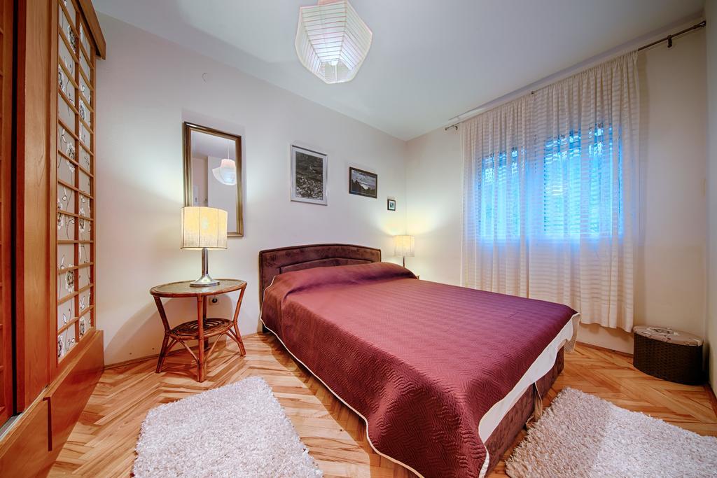 Apartments Popaj Komiža Kültér fotó