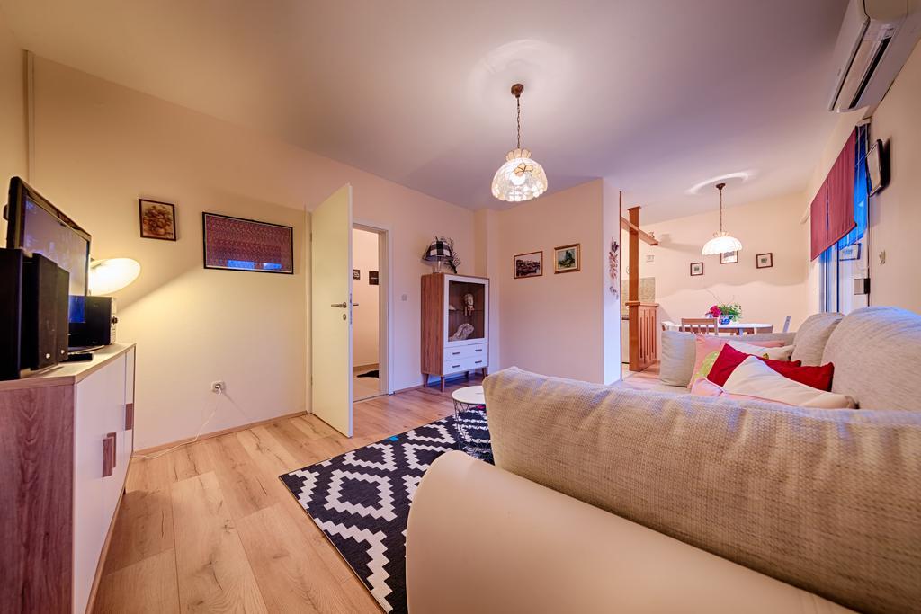 Apartments Popaj Komiža Kültér fotó